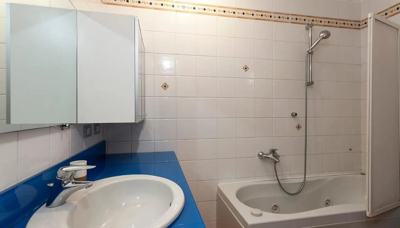 Italianway-Tartaglia 1 Apartment Milan 0*,